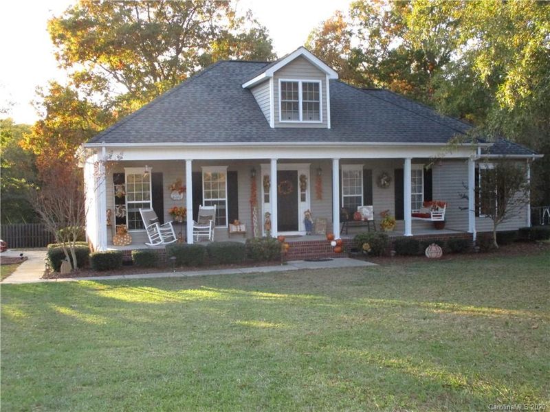 3003 Setters Ln, Lancaster, SC 29720