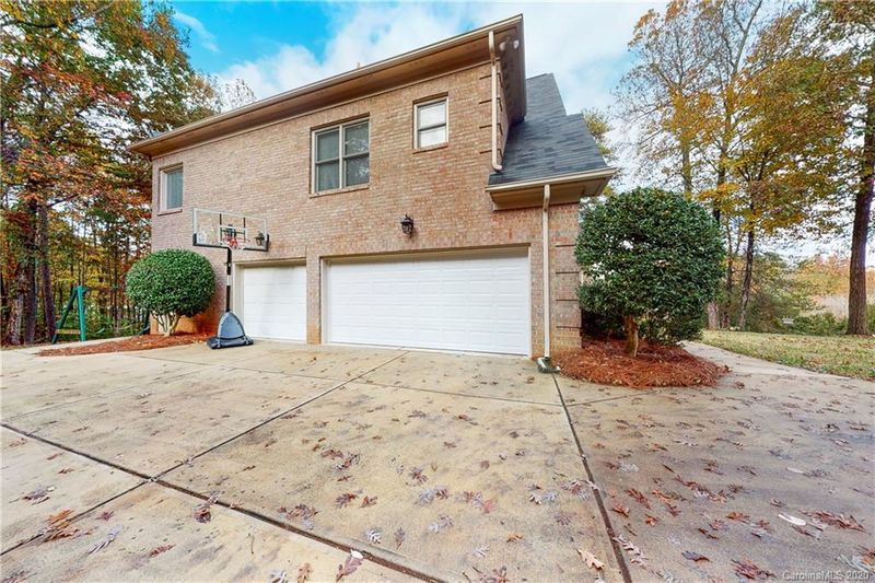 11302 Stonebriar Dr, Charlotte, NC 28277
