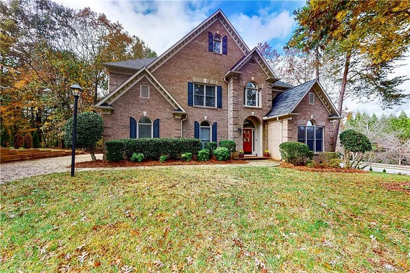11302 Stonebriar Dr, Charlotte, NC 28277
