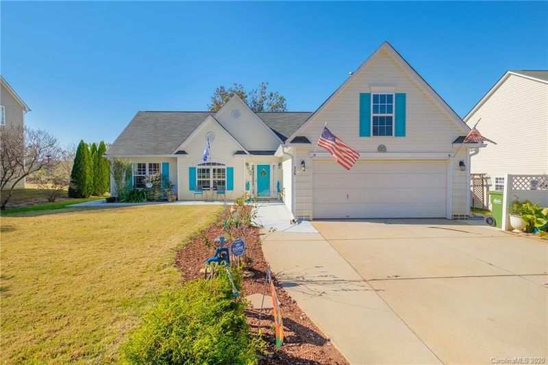 329 Ashton Bluff Cir, Mount Holly, NC 28120