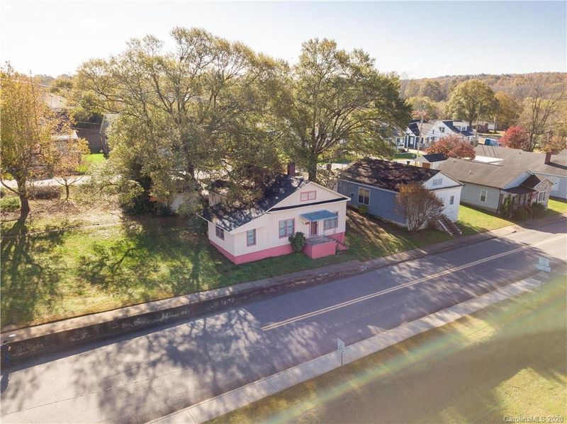 135 8th Ave, Cramerton, NC 28032