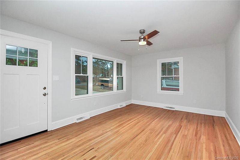 2318 Amesbury Ave, Charlotte, NC 28205