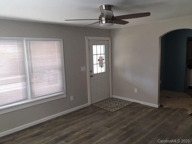 1029 Old Charlotte Rd, Statesville, NC 28677