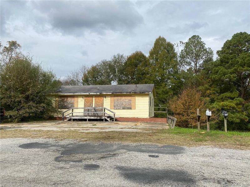 660 Taylor Dr, Lancaster, SC 29720