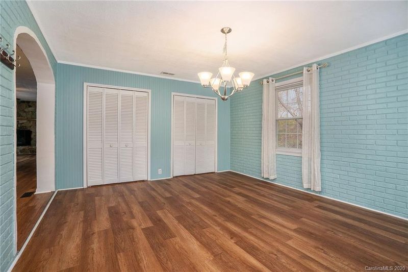 233 Lakeview Dr, Belmont, NC 28012