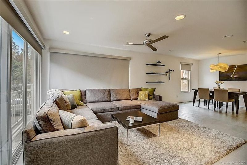 652 Raphael Pl, Charlotte, NC 28205