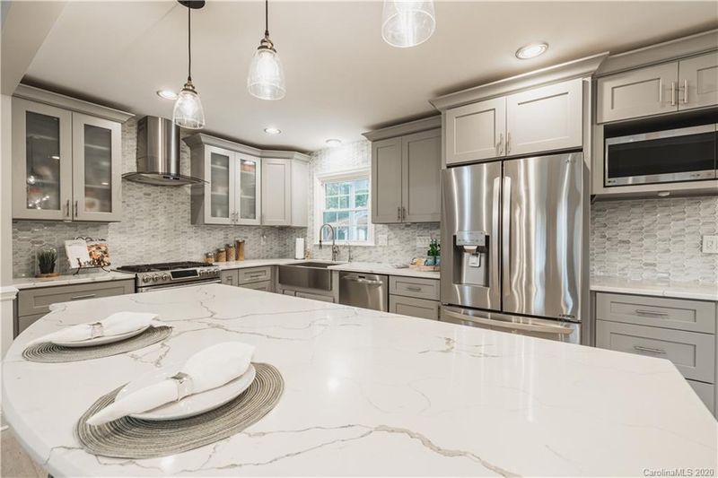 6163 Sharon Rd, Charlotte, NC 28210