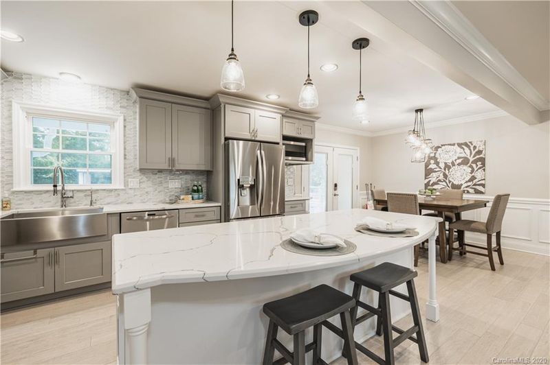 6163 Sharon Rd, Charlotte, NC 28210
