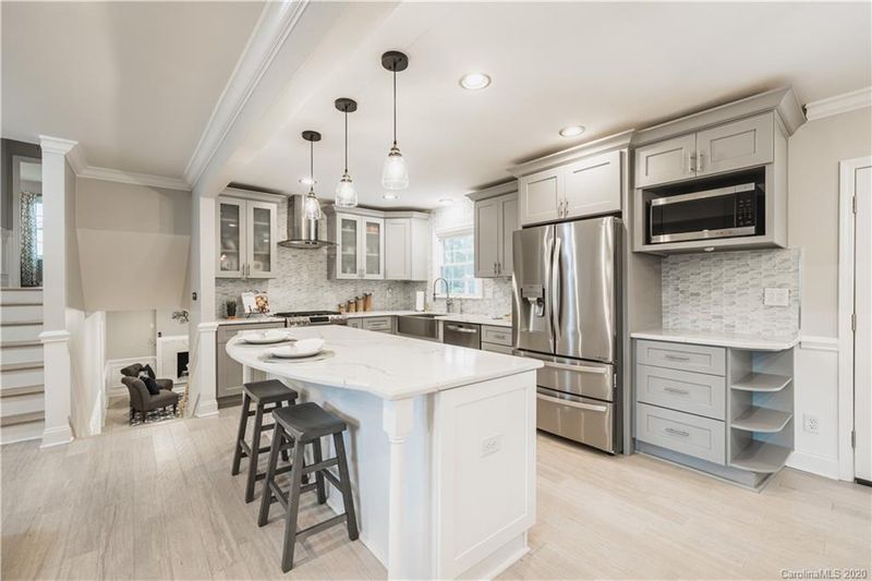 6163 Sharon Rd, Charlotte, NC 28210