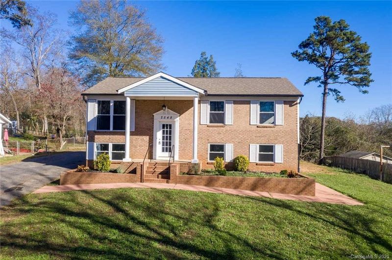 2548 Devon Dr, Dallas, NC 28034