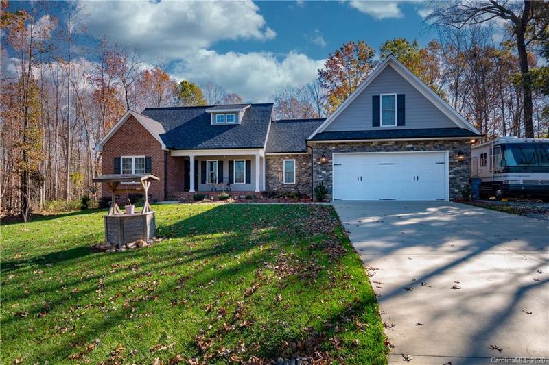1995 Friendly Ln #22, Newton, NC 28658
