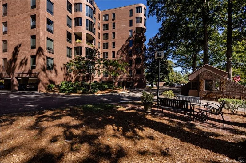 836 Cherokee Rd, Charlotte, NC 28207