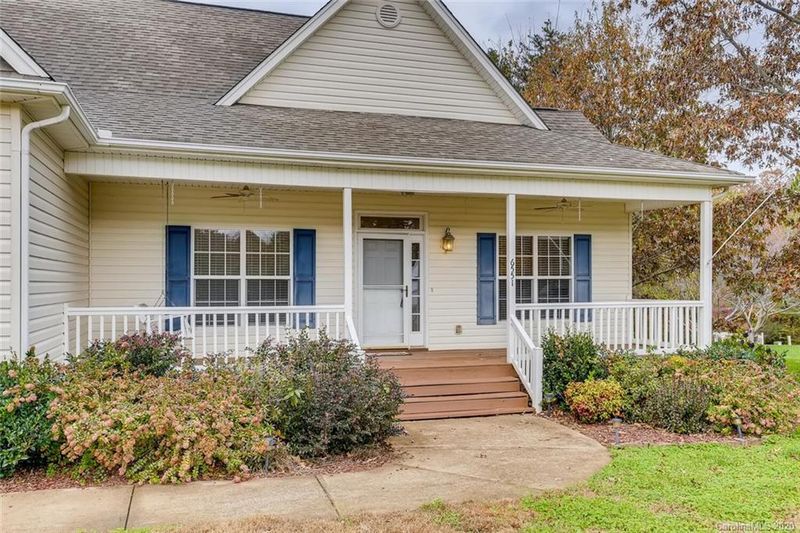 6551 Fly A Way Dr, Denver, NC 28037