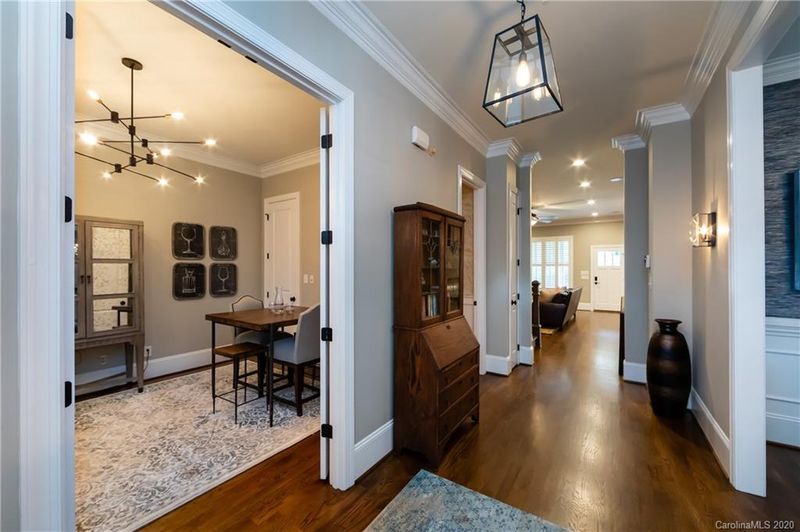 2216 Chesterfield Ave, Charlotte, NC 28205