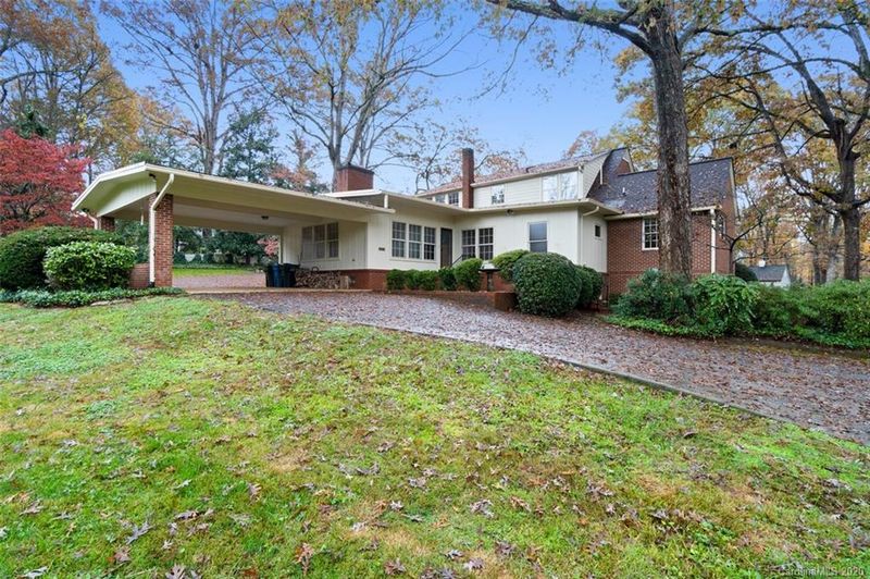 425 5th Avenue Pl NE, Hickory, NC 28601