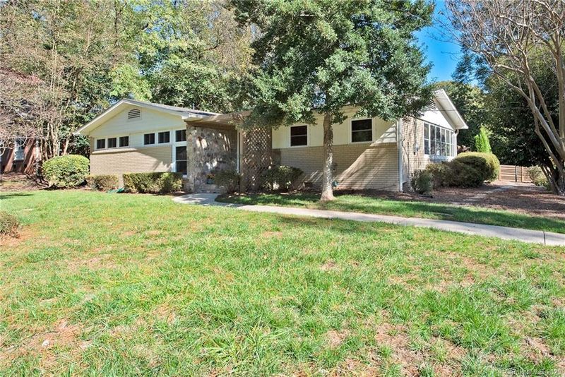 947 Burnley Rd, Charlotte, NC 28210