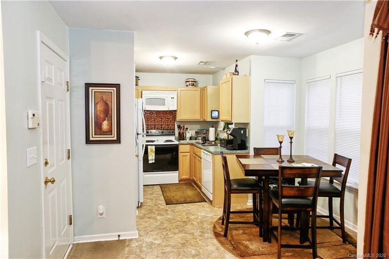 7813 Ebony Rd, Charlotte, NC 28216