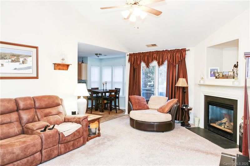 7813 Ebony Rd, Charlotte, NC 28216