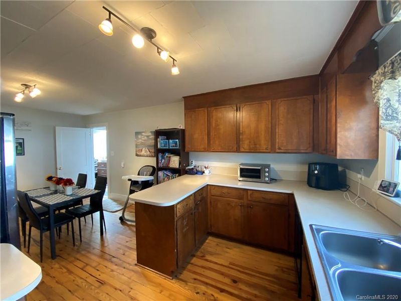 488 SW Spring St, Concord, NC 28025