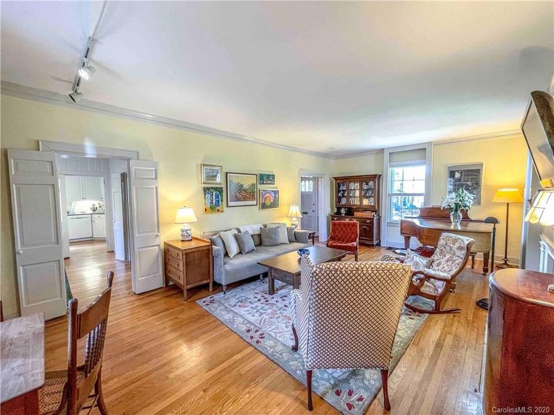 1123 Ardsley Rd, Charlotte, NC 28207