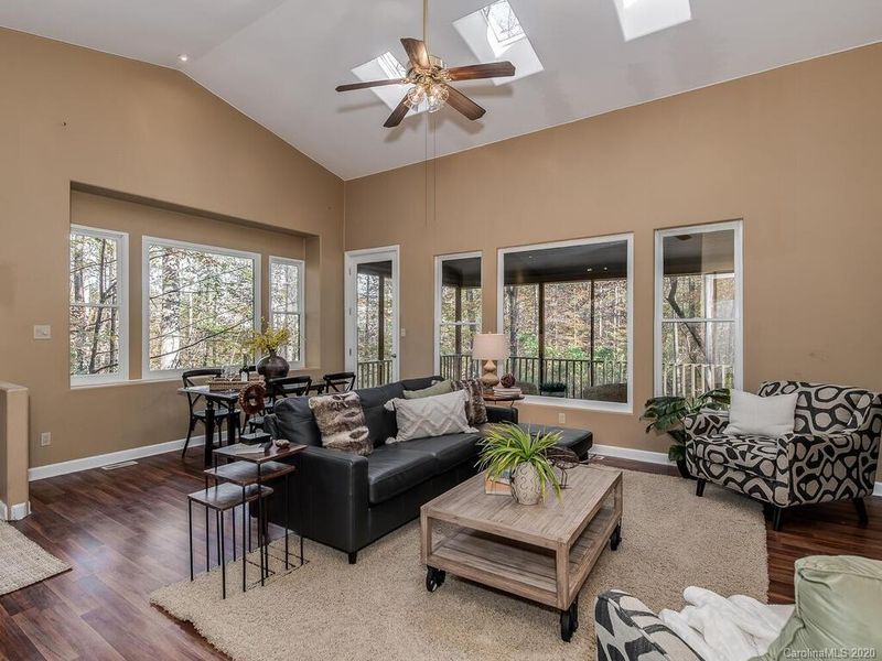 7608 Cedarbrook Dr, Charlotte, NC 28215
