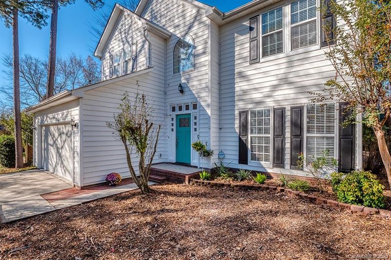 418 Delburg St, Davidson, NC 28036