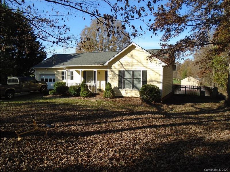 1230 Landsdowne Dr, Conover, NC 28613