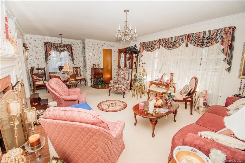 619 E Mcbee St, Lincolnton, NC 28092