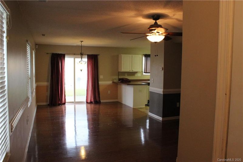 13703 Riding Hill Ave, Charlotte, NC 28213