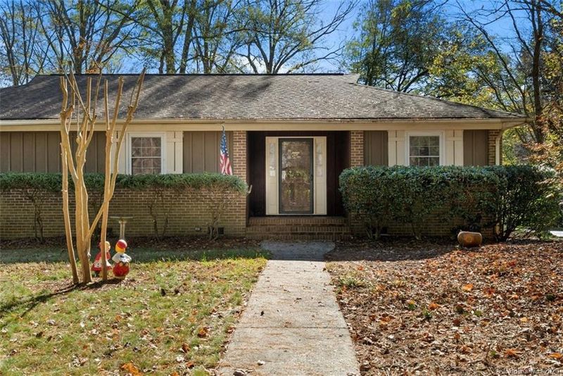 1200 Glenshannon Rd, Matthews, NC 28105