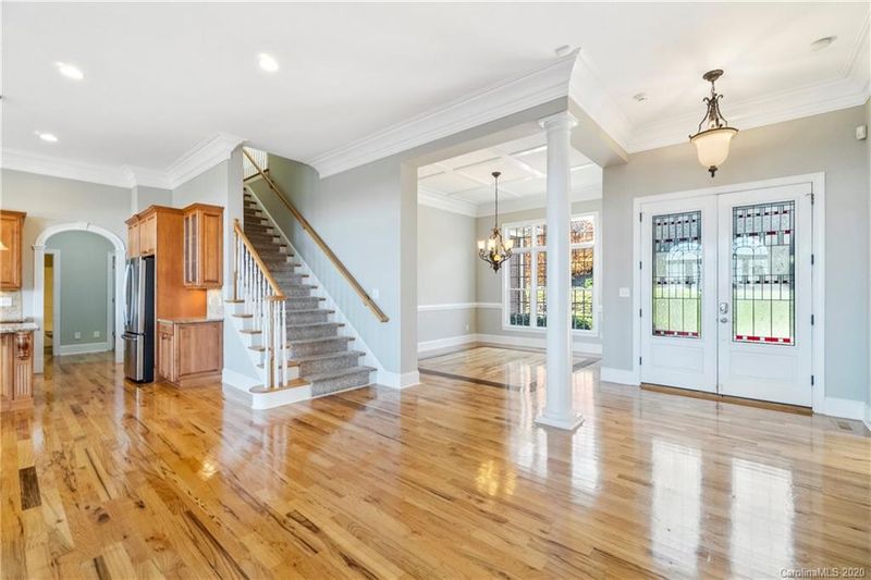 6209 Dwayne Starnes Dr, Hickory, NC 28602
