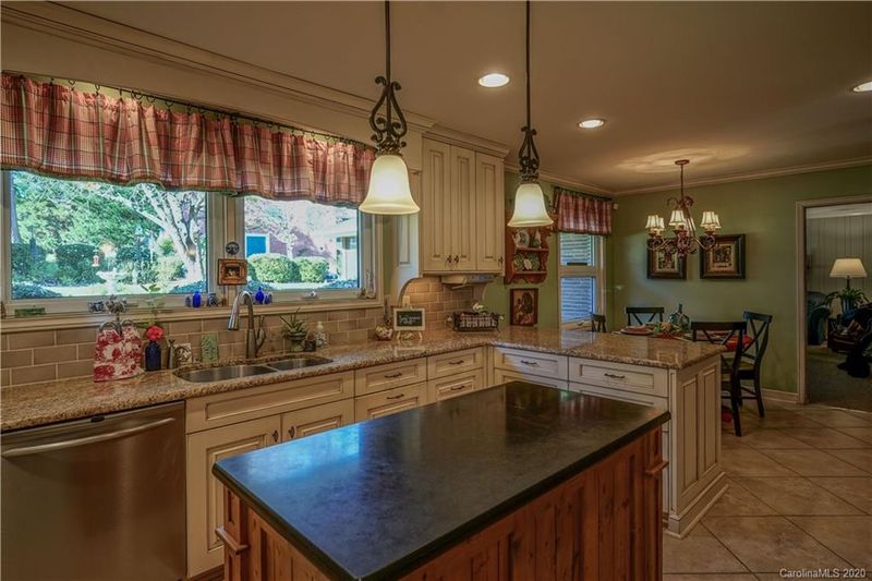 3100 Whitson Rd, Gastonia, NC 28054