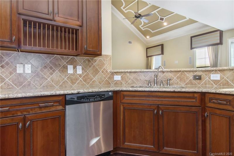 2190 Barrowcliffe Dr, Concord, NC 28027