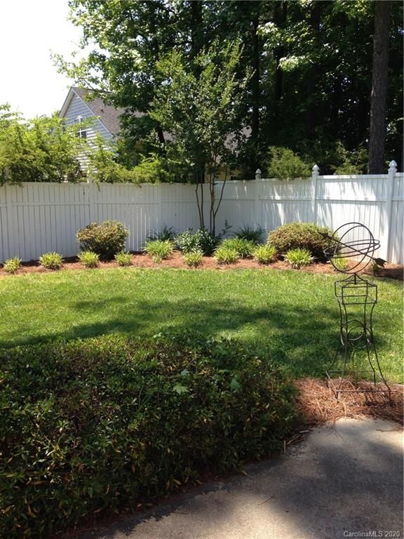 8634 Common Oak Ln, Huntersville, NC 28078