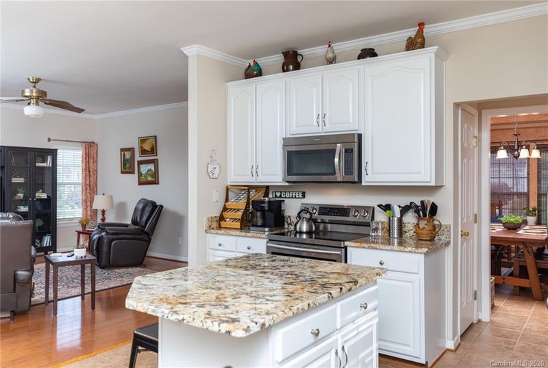 240 Pond View Ln, Fort Mill, SC 29715
