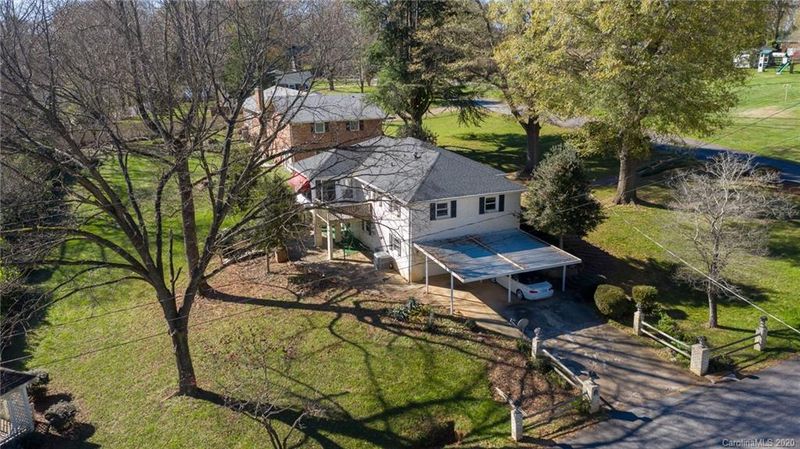 4260 1st St NE, Hickory, NC 28601