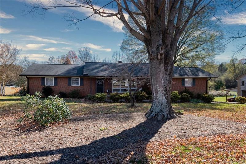 3413 E Main St, Claremont, NC 28610