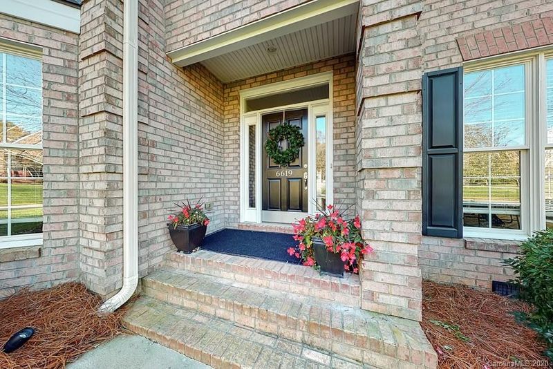 6619 Fox Ridge Cir, Davidson, NC 28036