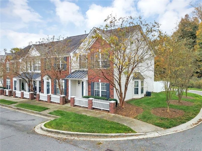 948 Coolsprings Ln, Rock Hill, SC 29730