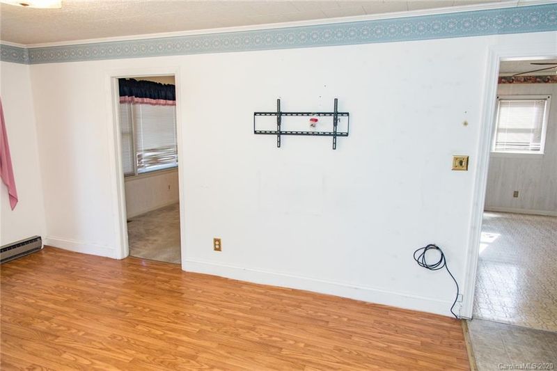 702 S Caldwell Ave, Newton, NC 28658