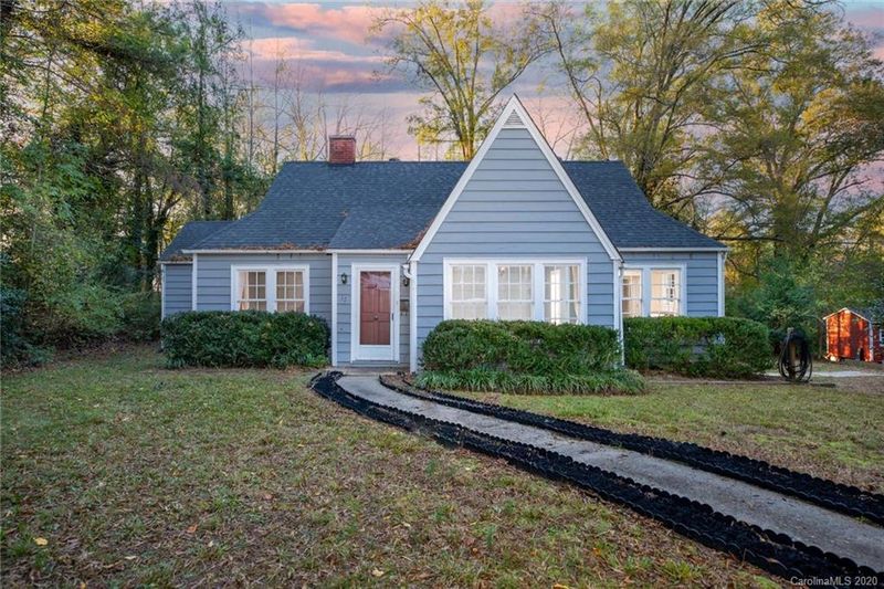 17 Smith St, York, SC 29745