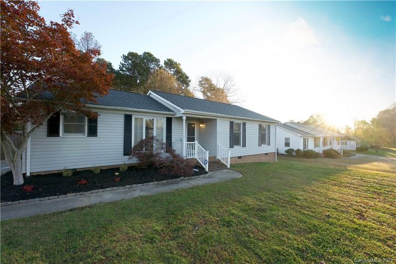 3513 Heather Ln, Gastonia, NC 28056