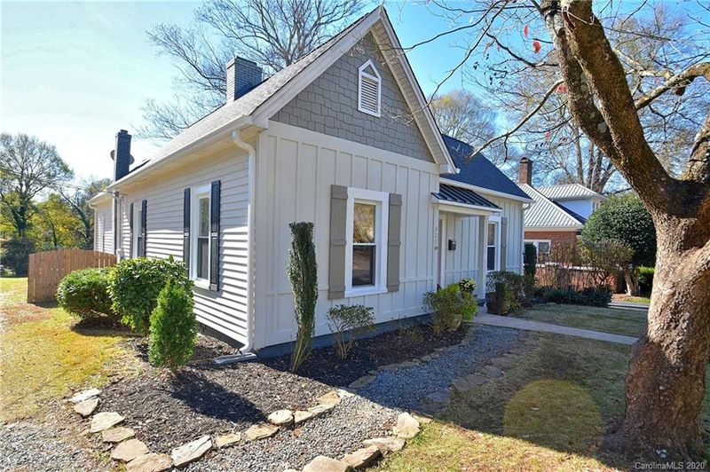 321 E Center Ave, Mooresville, NC 28115