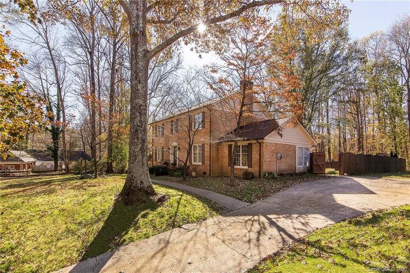7315 Chapparall Ln, Charlotte, NC 28215