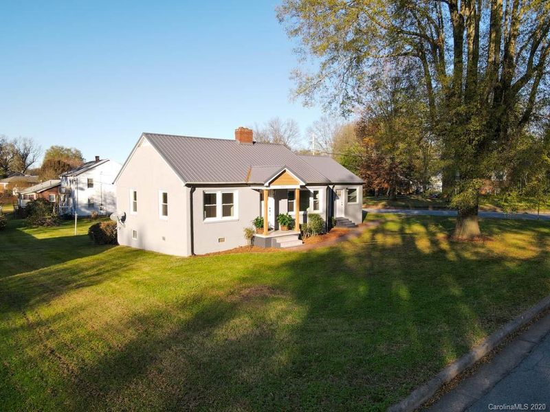 202 W 21st St, Newton, NC 28658