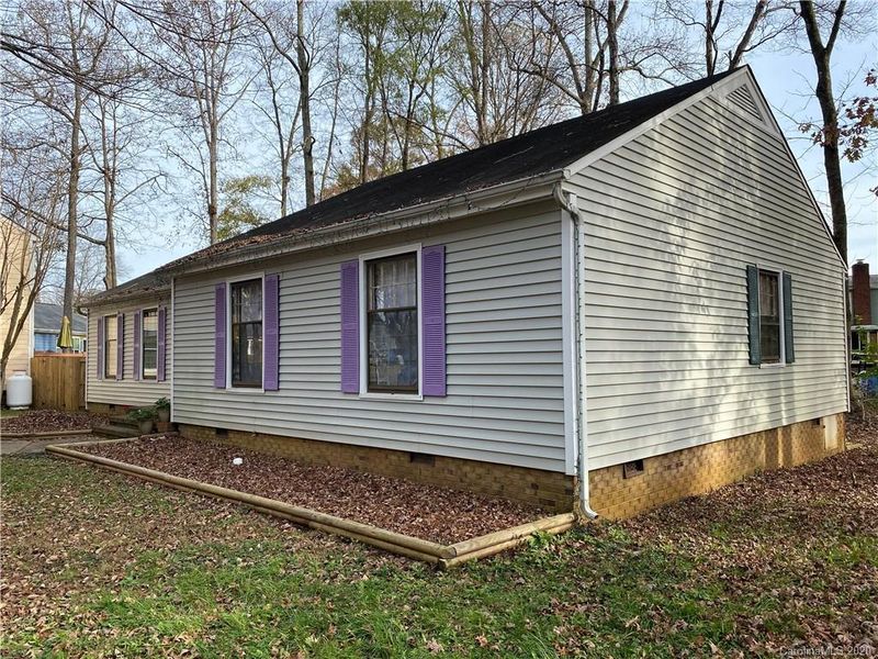 7604 Applewood Ln, Charlotte, NC 28227