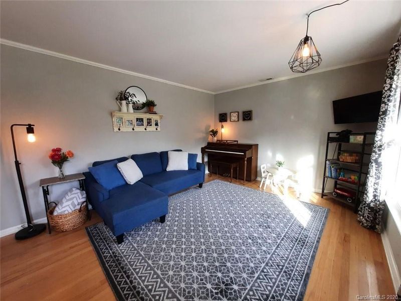 417 E Poplar St, Stanley, NC 28164