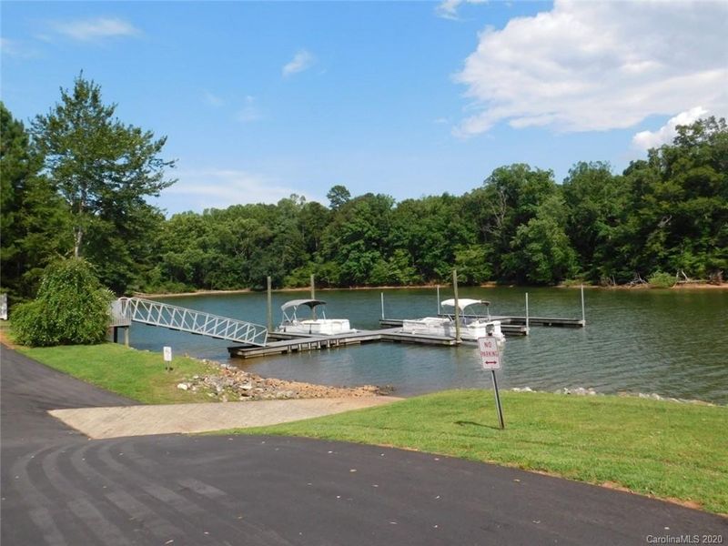 317 Gardner Point Dr #6, Stony Point, NC 28678
