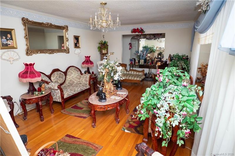 1402 Debbie St, Kannapolis, NC 28083