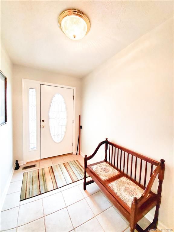 3112 Jennys Ln, Newton, NC 28658